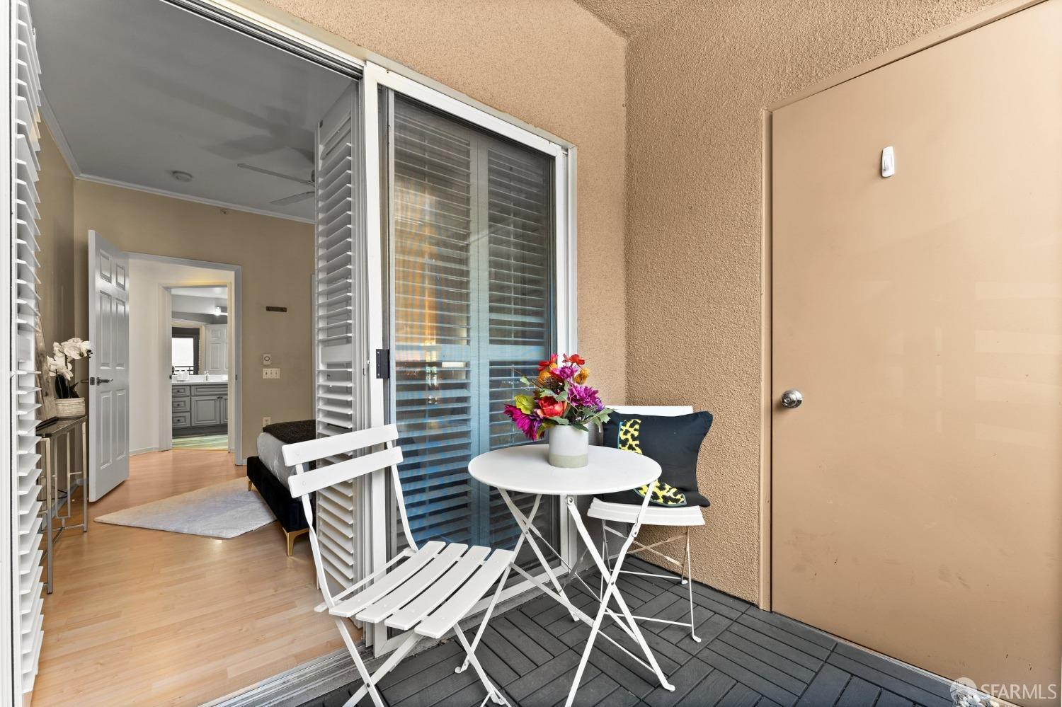 280 Caldecott Lane, Unit 101 Oakland, CA 94618 - Photo 18 of 32 a dining room with furniture and window