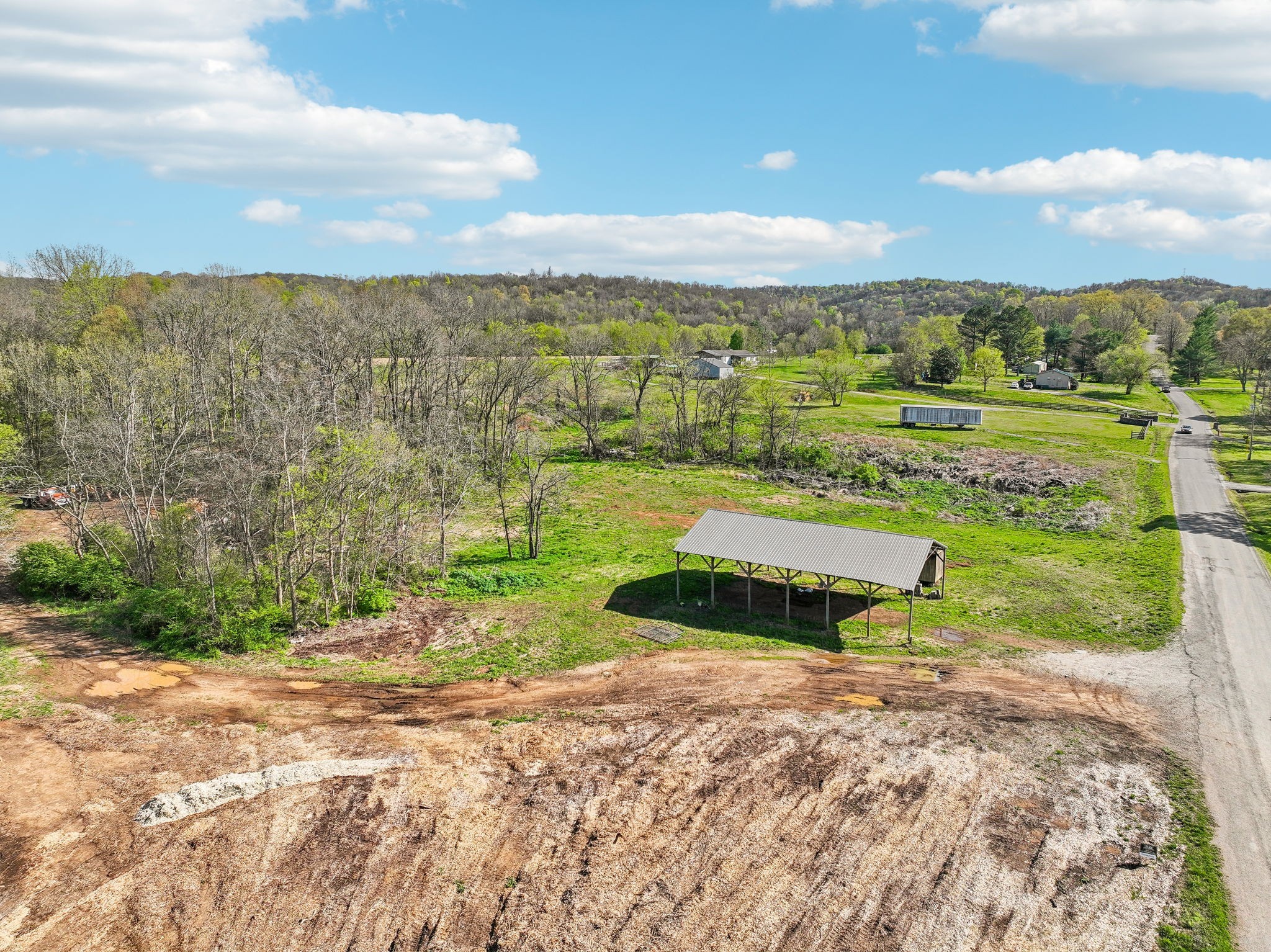 7919 Golf Club Road Mount Pleasant, TN 38474 - Photo 12 of 16 a view of a garden with an ocean
