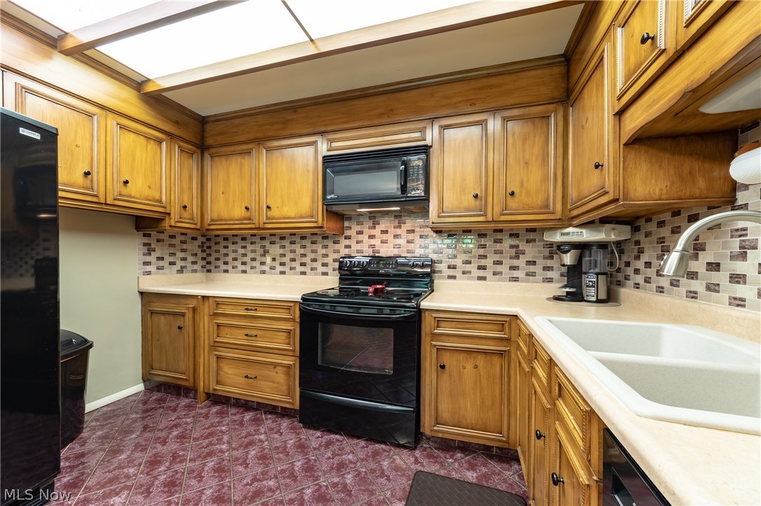5976 Chapel Road Madison, OH 44057 - Photo 13 of 35