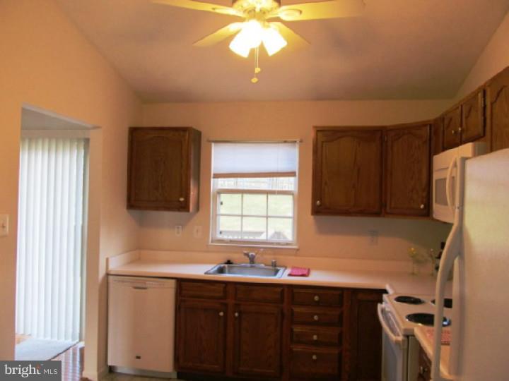 104 Macduff Road Newark, DE 19711 - Photo 7 of 24 Kitchen