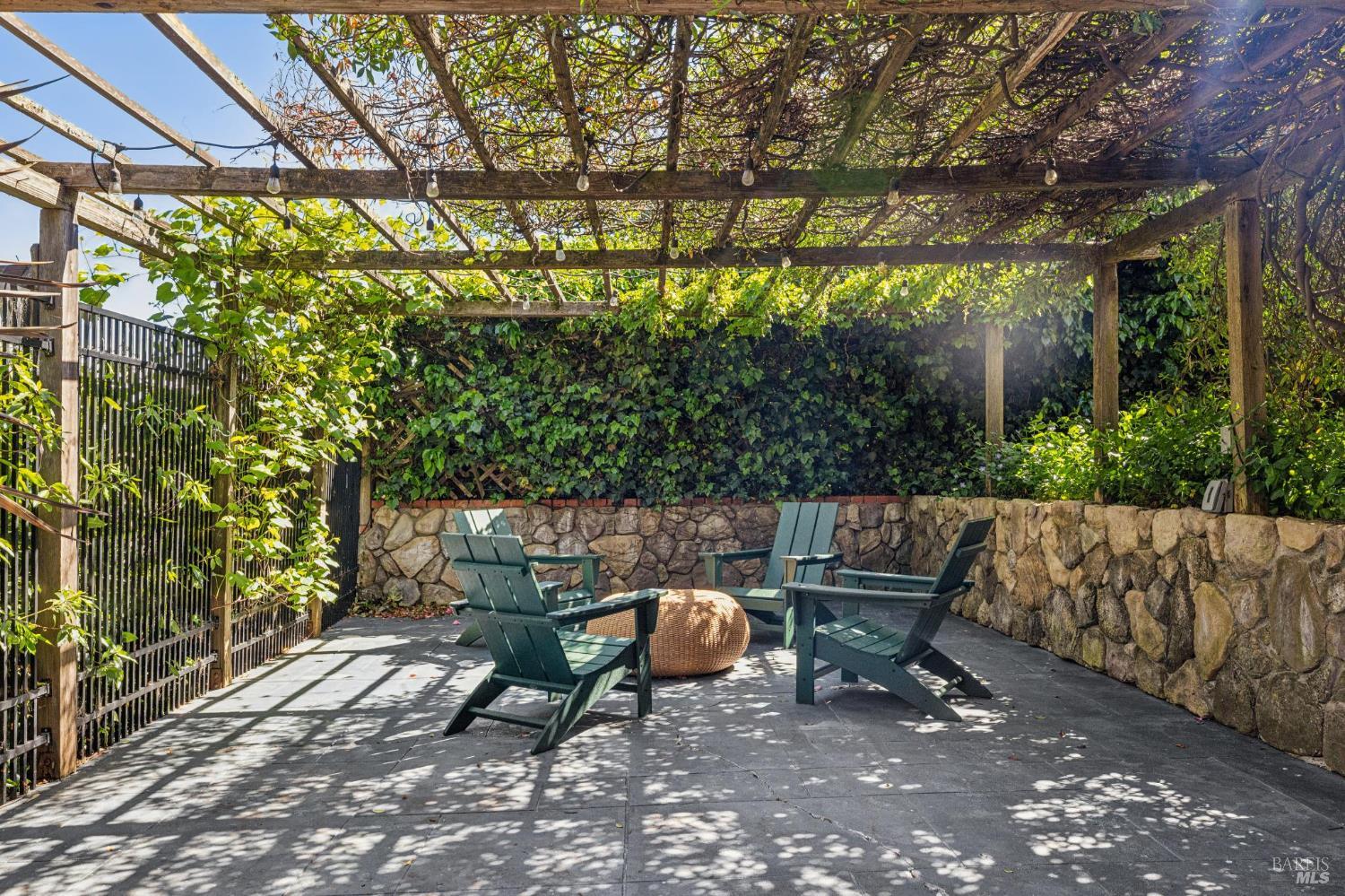 47 Main Drive San Rafael, CA 94901 - Photo 15 of 92