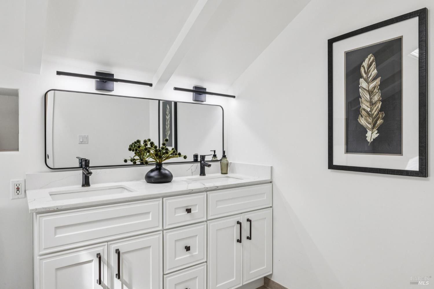 47 Main Drive San Rafael, CA 94901 - Photo 66 of 92 Upstairs hall bath