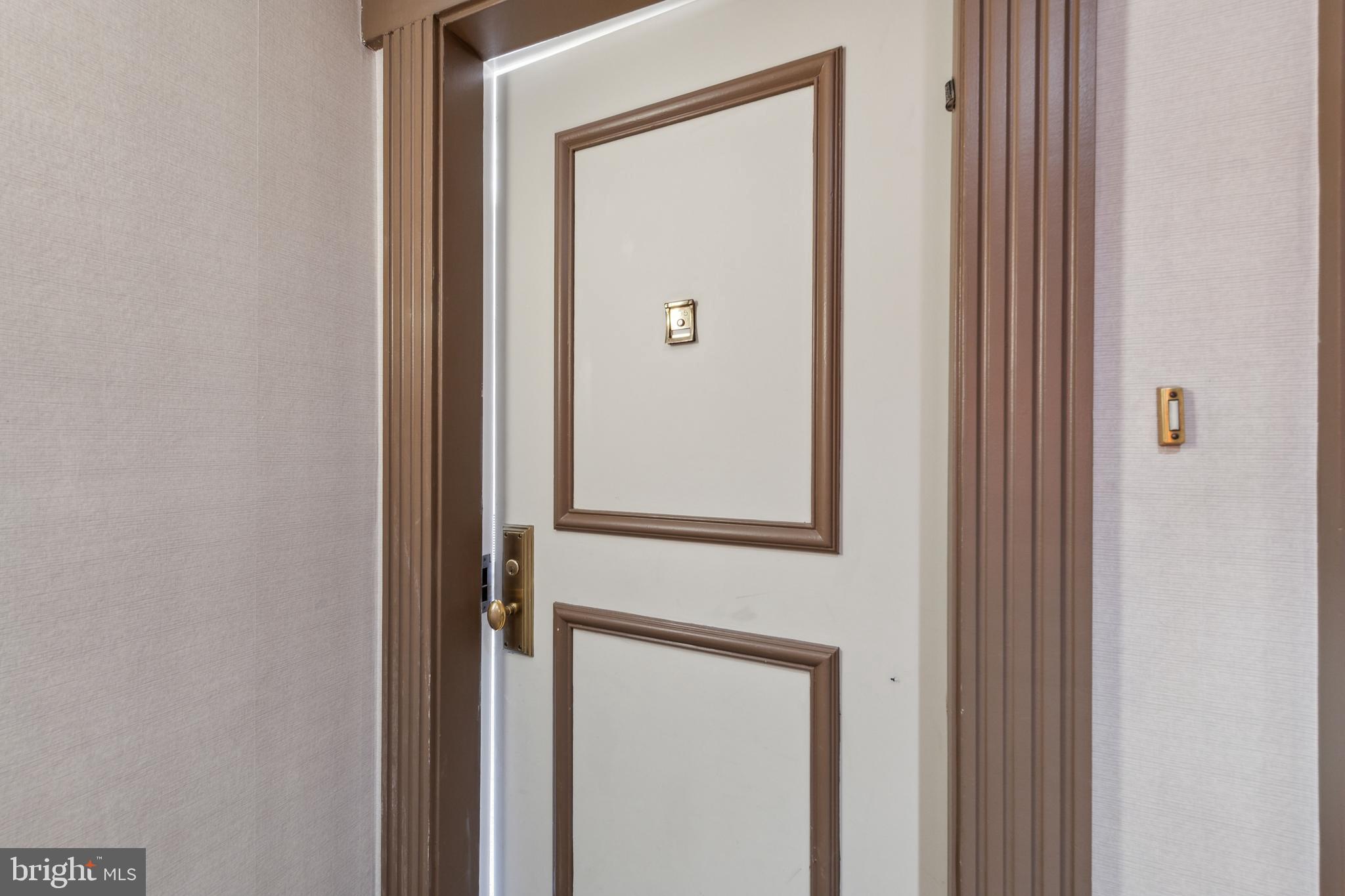 800 25th Street Northwest, Unit 605 Washington, DC 20037 - Photo 2 of 35 a bathroom with a shower
