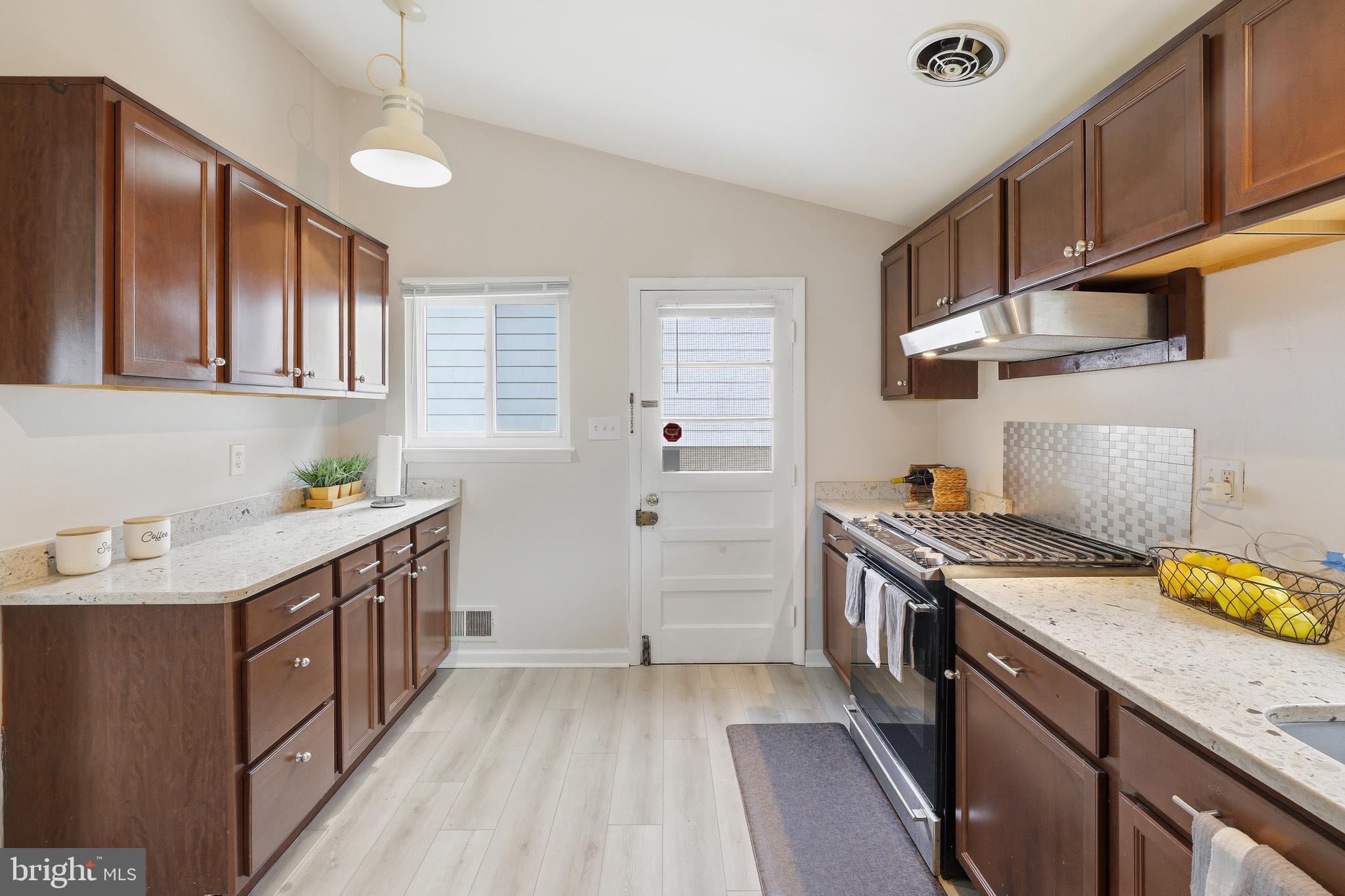 7434 Prince George Road Baltimore, MD 21208 - Photo 11 of 30 Tons of cabinet space