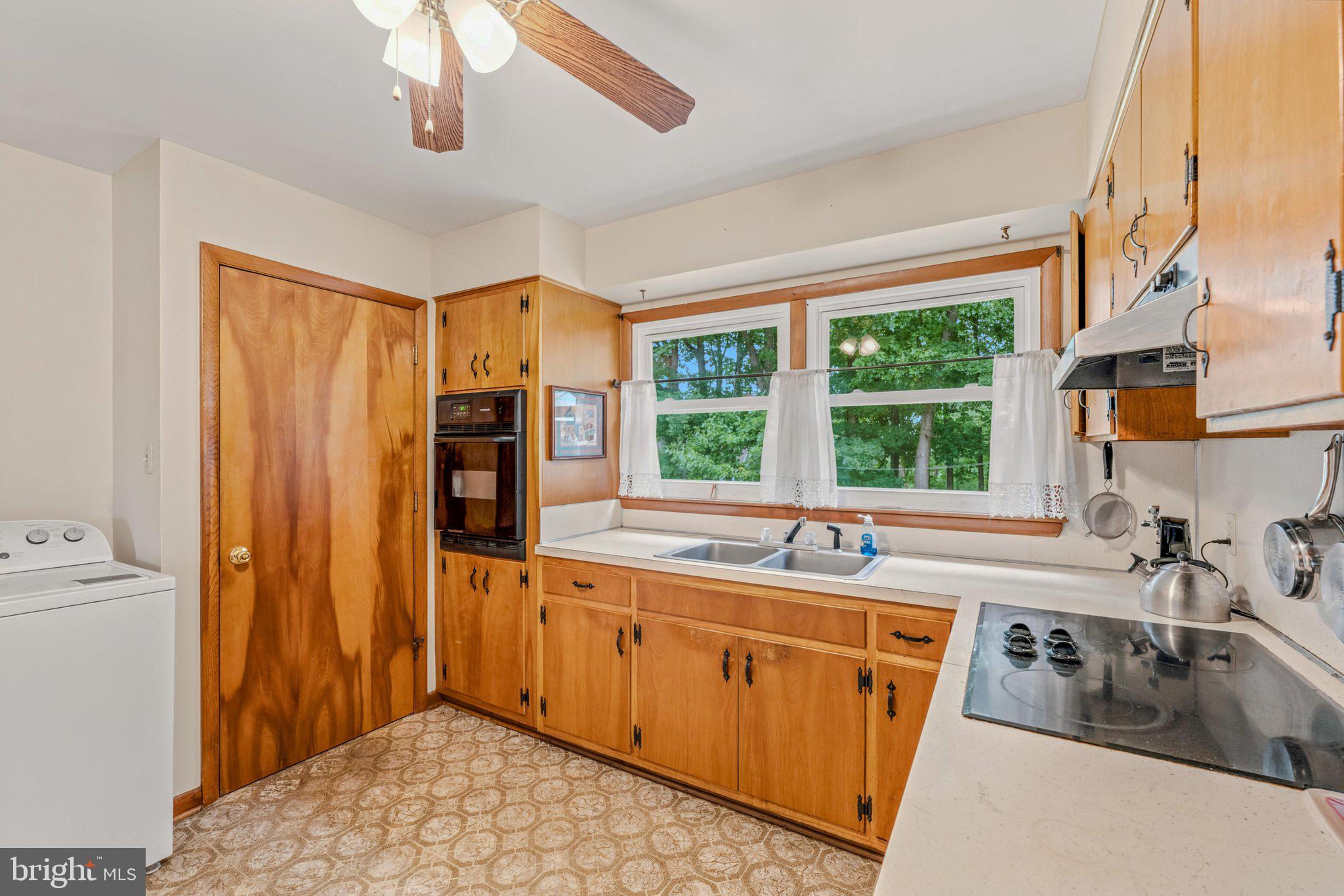 381 Grove Heights Road Berkeley Springs, WV 25411 - Photo 9 of 48 Kitchen