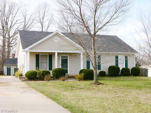 552 Covington Ridge Road Winston-Salem, NC 27107 - Photo 1 of 7 Exterior Front.