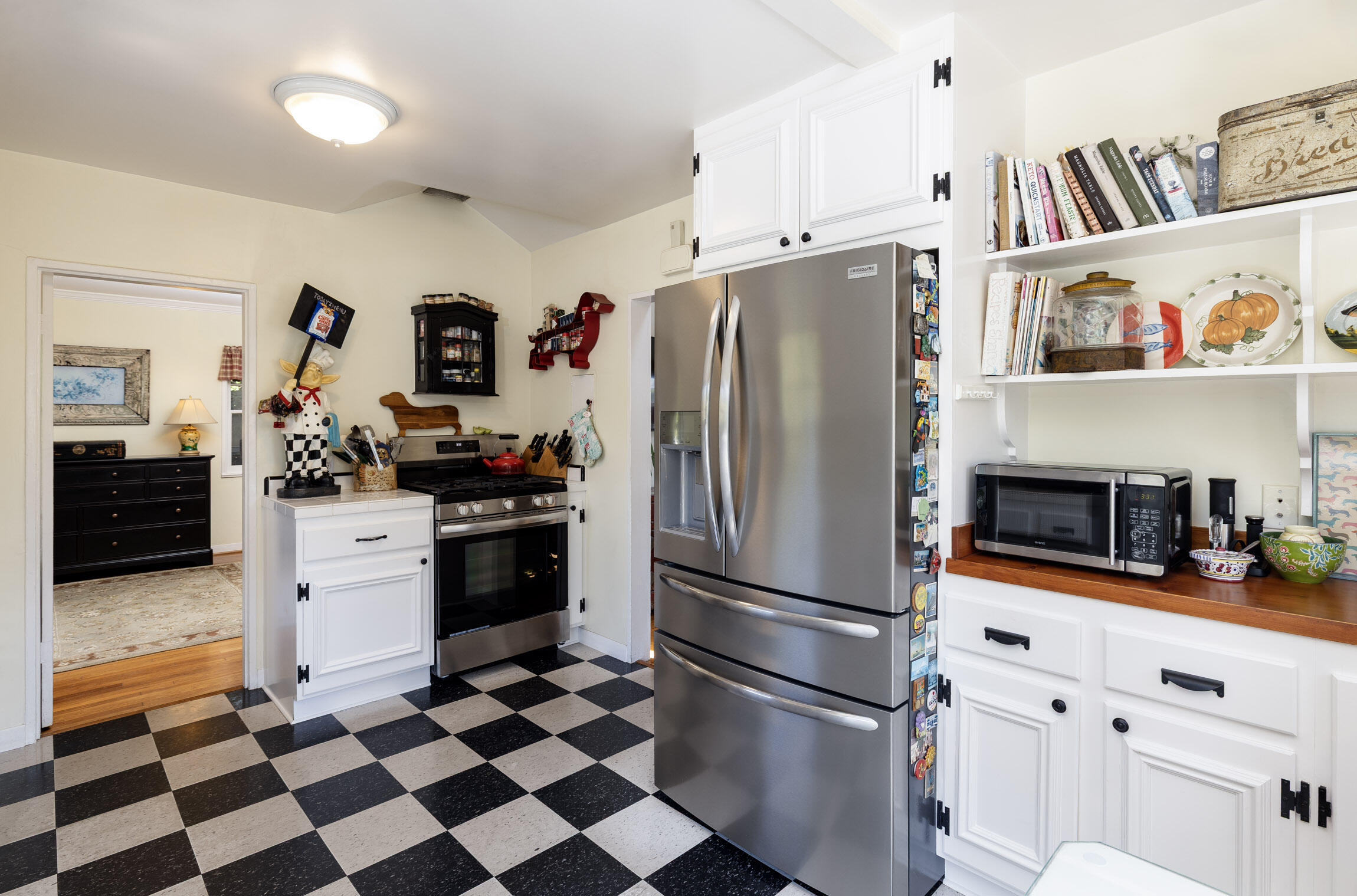 3892 Fairfax Road Santa Barbara, CA 93110 - Photo 10 of 27 Kitchen