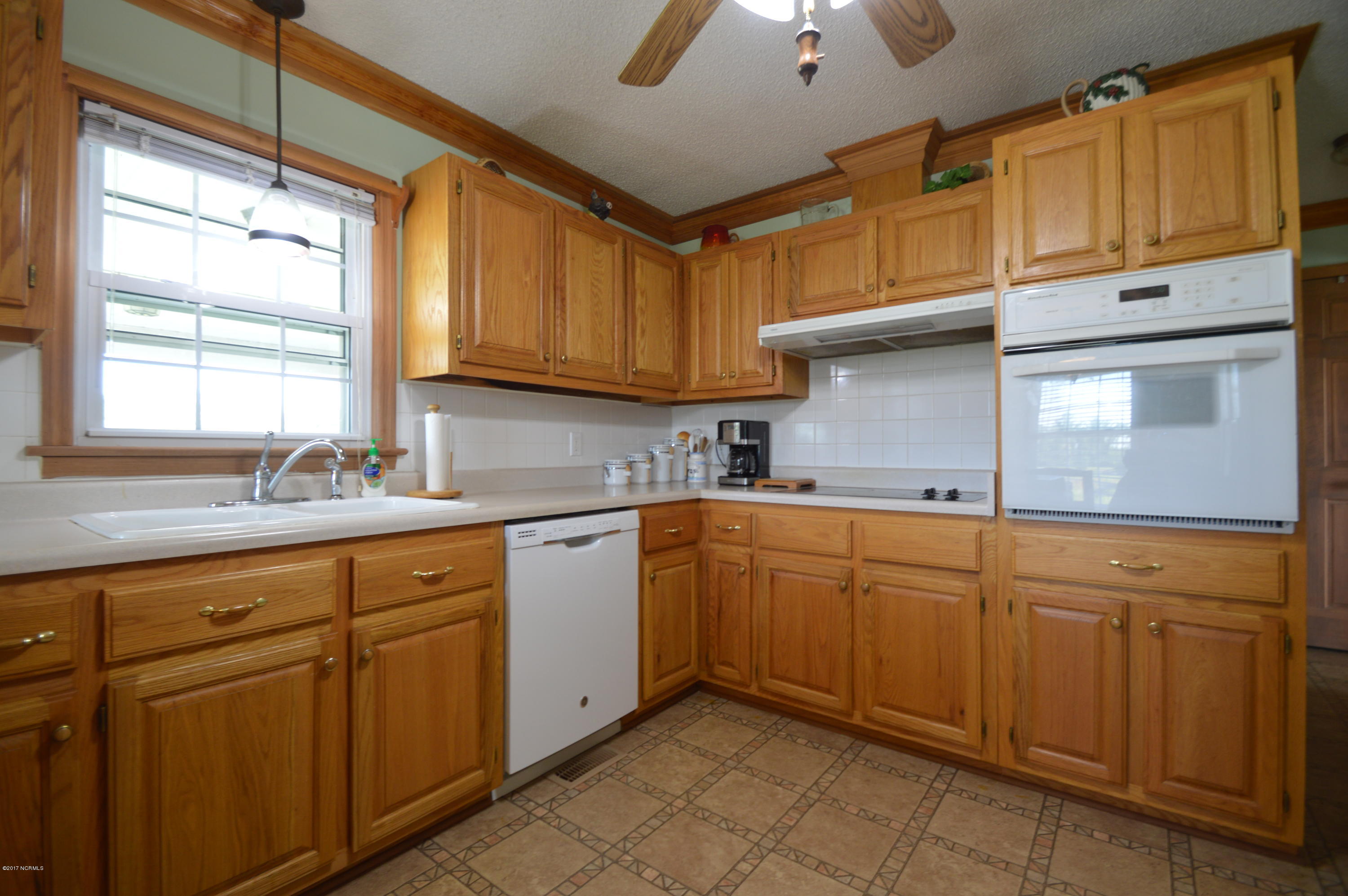 2019 Jolly Ole Field Road Grifton, NC 28530 - Photo 14 of 39 12