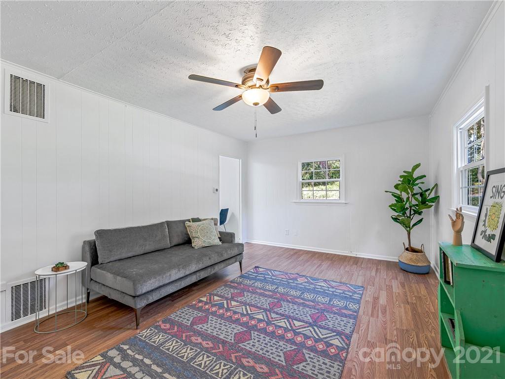 214 Edgewood Road Asheville, NC 28804 - Photo 5 of 12 Gallery Image 5