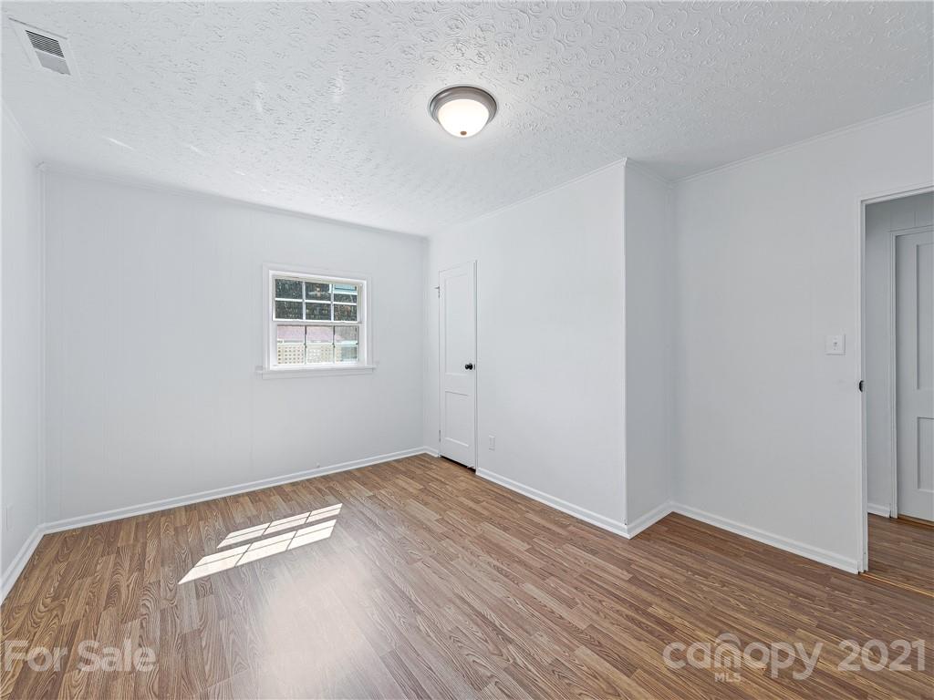 214 Edgewood Road Asheville, NC 28804 - Photo 8 of 12 Gallery Image 8