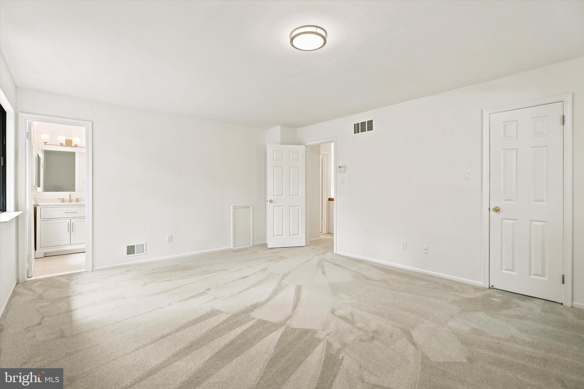 101 Elgin Court, Unit 363 Chesterbrook, PA 19087 - Photo 16 of 21 Master Bedroom