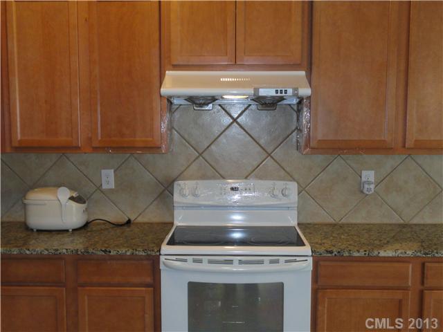 1807 Yaupon Road Charlotte, NC 28215 - Photo 5 of 9 Gallery Image 5