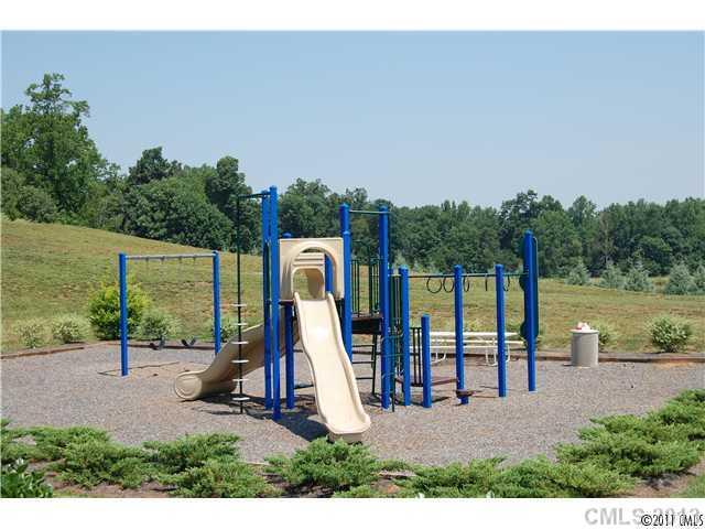 1807 Yaupon Road Charlotte, NC 28215 - Photo 7 of 9 Gallery Image 7