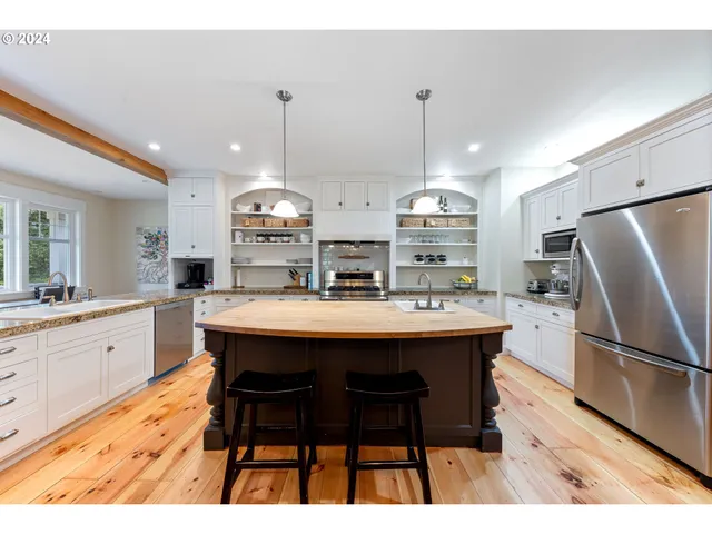 $1,295,000 | 3995 South Kings Valley Highway, Dallas, OR 97338