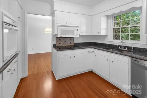 $625,000 | 2901 Goneaway Road, Charlotte, NC 28210