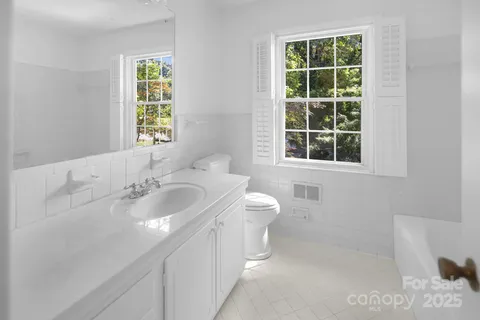 $625,000 | 2901 Goneaway Road, Charlotte, NC 28210