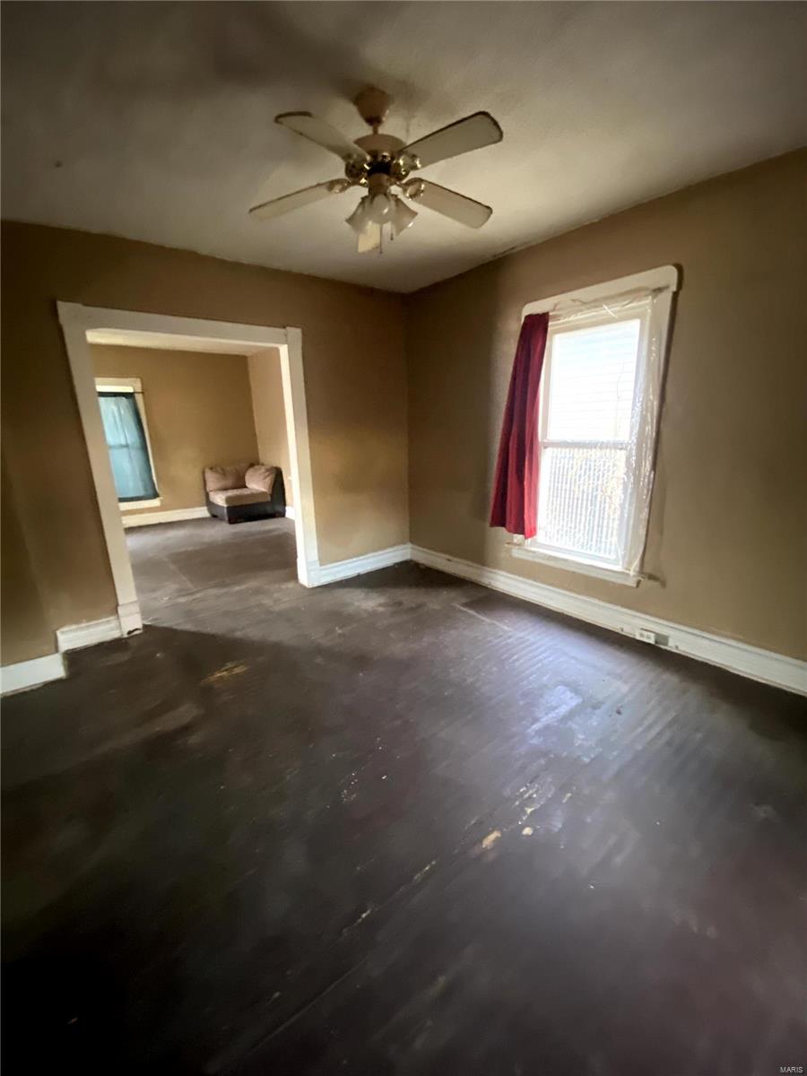 2021 Edwardsville Road Madison, IL 62060 - Photo 16 of 28