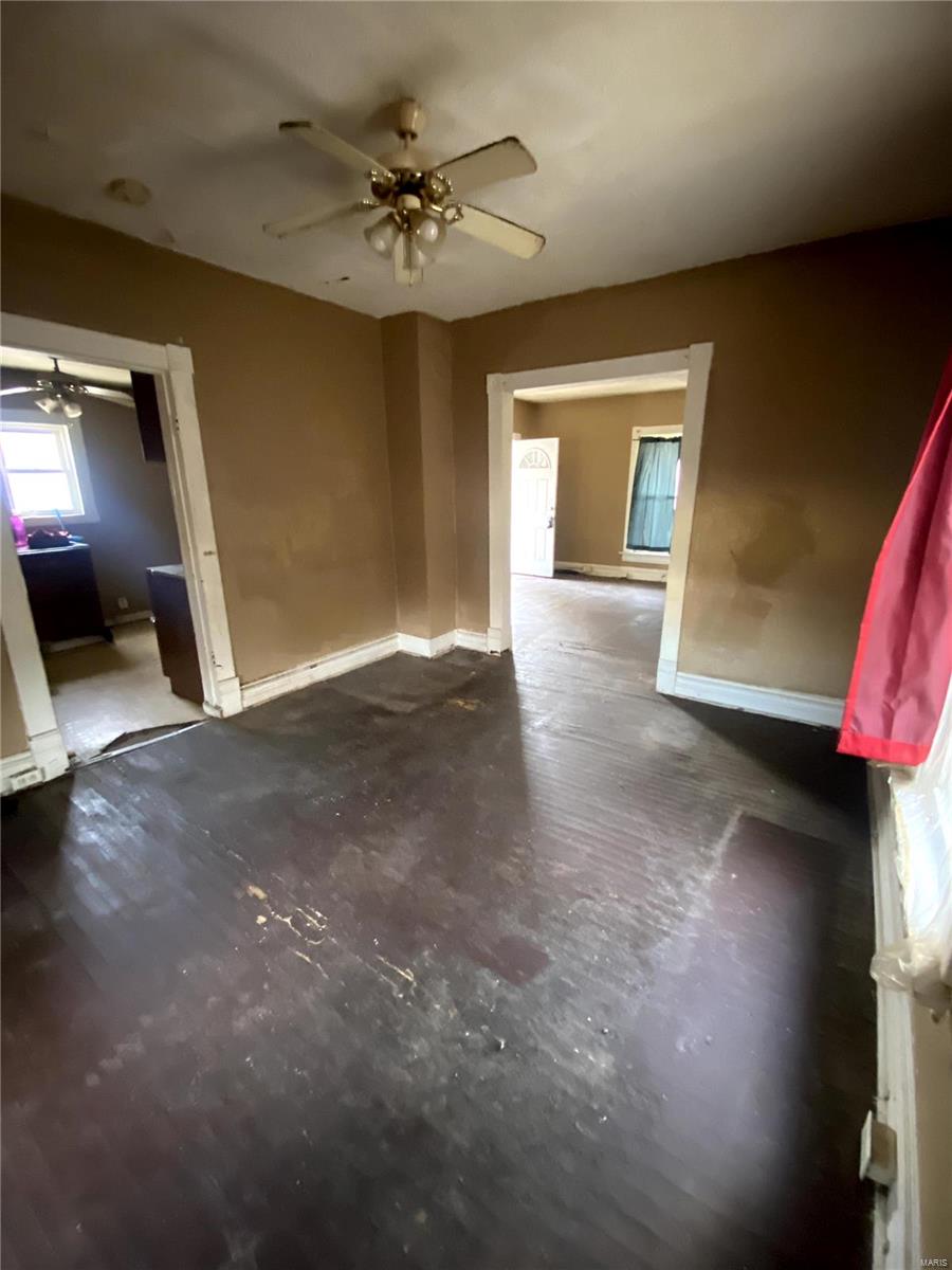 2021 Edwardsville Road Madison, IL 62060 - Photo 17 of 28