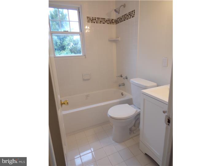 212 East County Line Road Hatboro, PA 19040 - Photo 4 of 16 Gallery Image 4