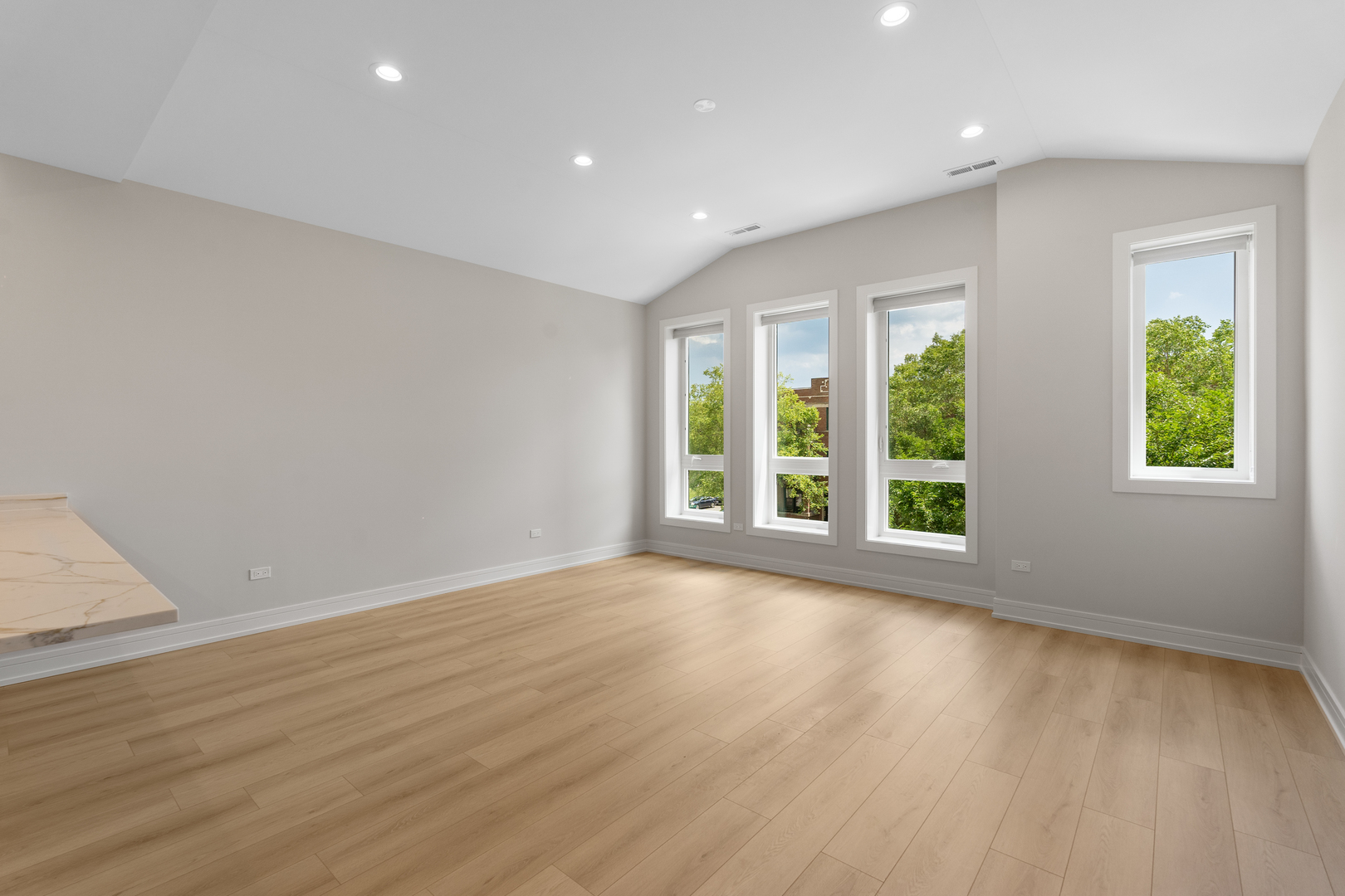 5004 South Prairie Avenue Chicago, IL 60615 - Photo 12 of 34