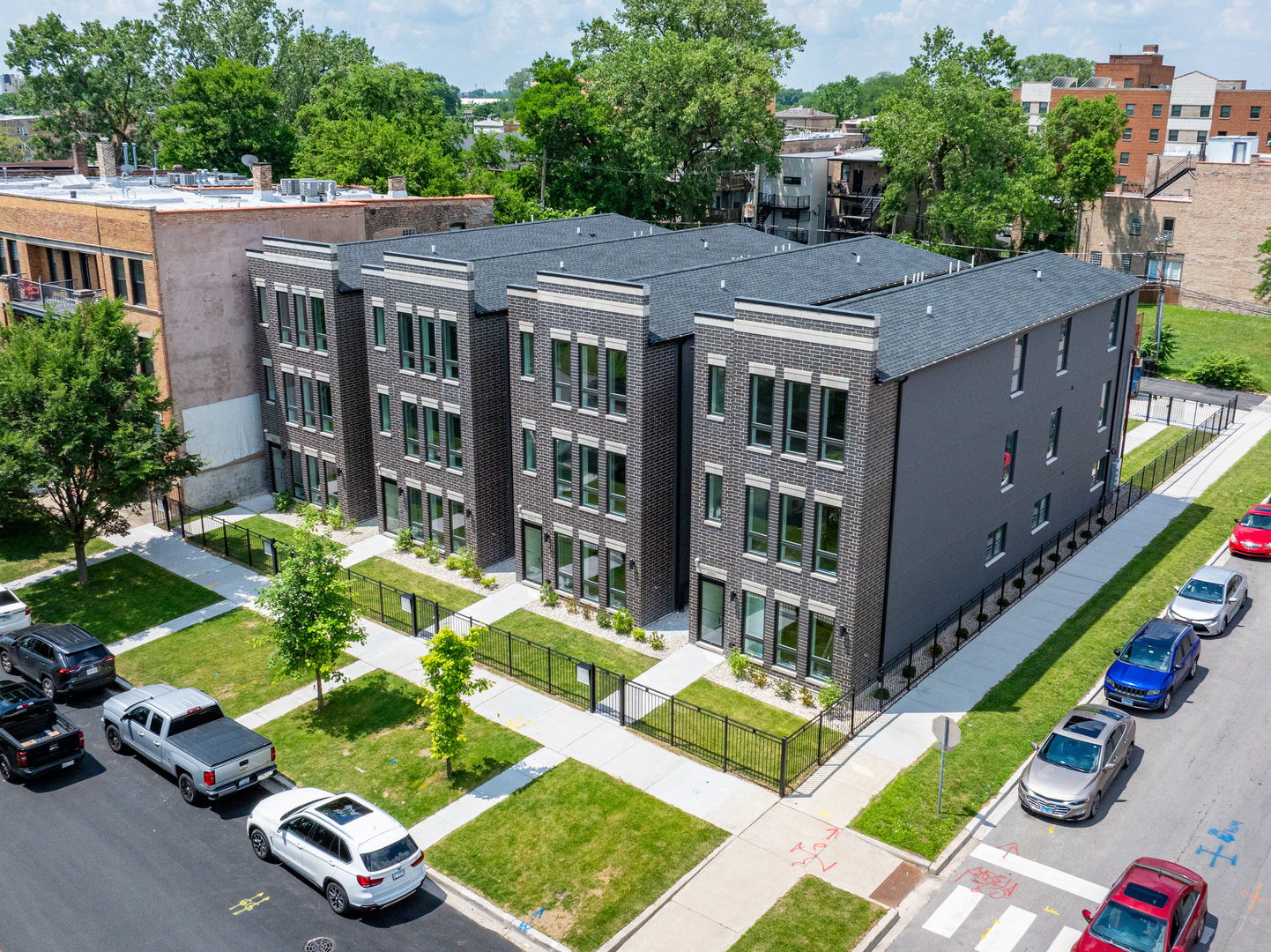 5004 South Prairie Avenue Chicago, IL 60615 - Photo 2 of 34