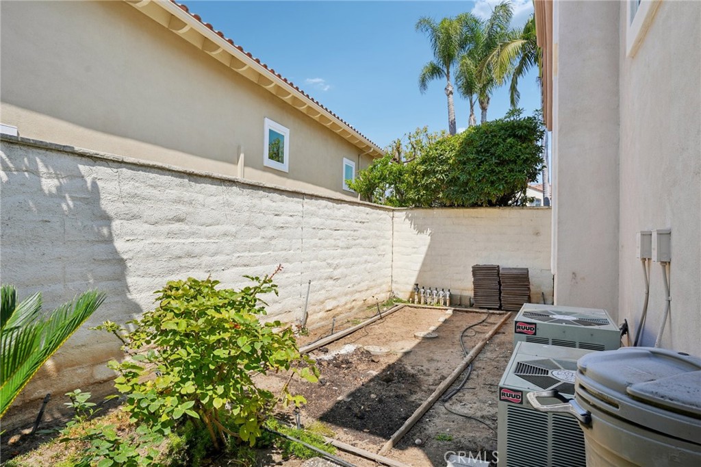12440 Butler Way Tustin, CA 92782 - Photo 43 of 65 Garden area with built in irrigation.