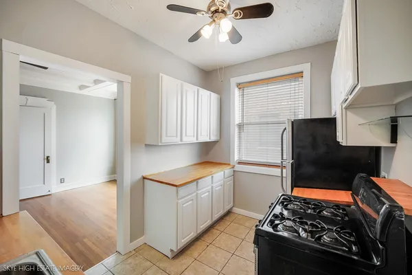 $199,000 | 945 East Hyde Park Boulevard, Unit 2, Chicago, IL 60615