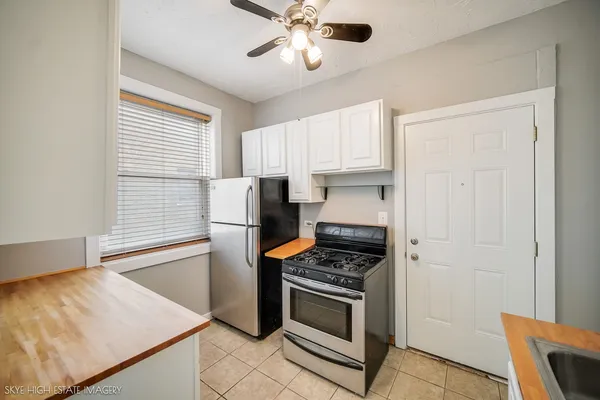 $199,000 | 945 East Hyde Park Boulevard, Unit 2, Chicago, IL 60615