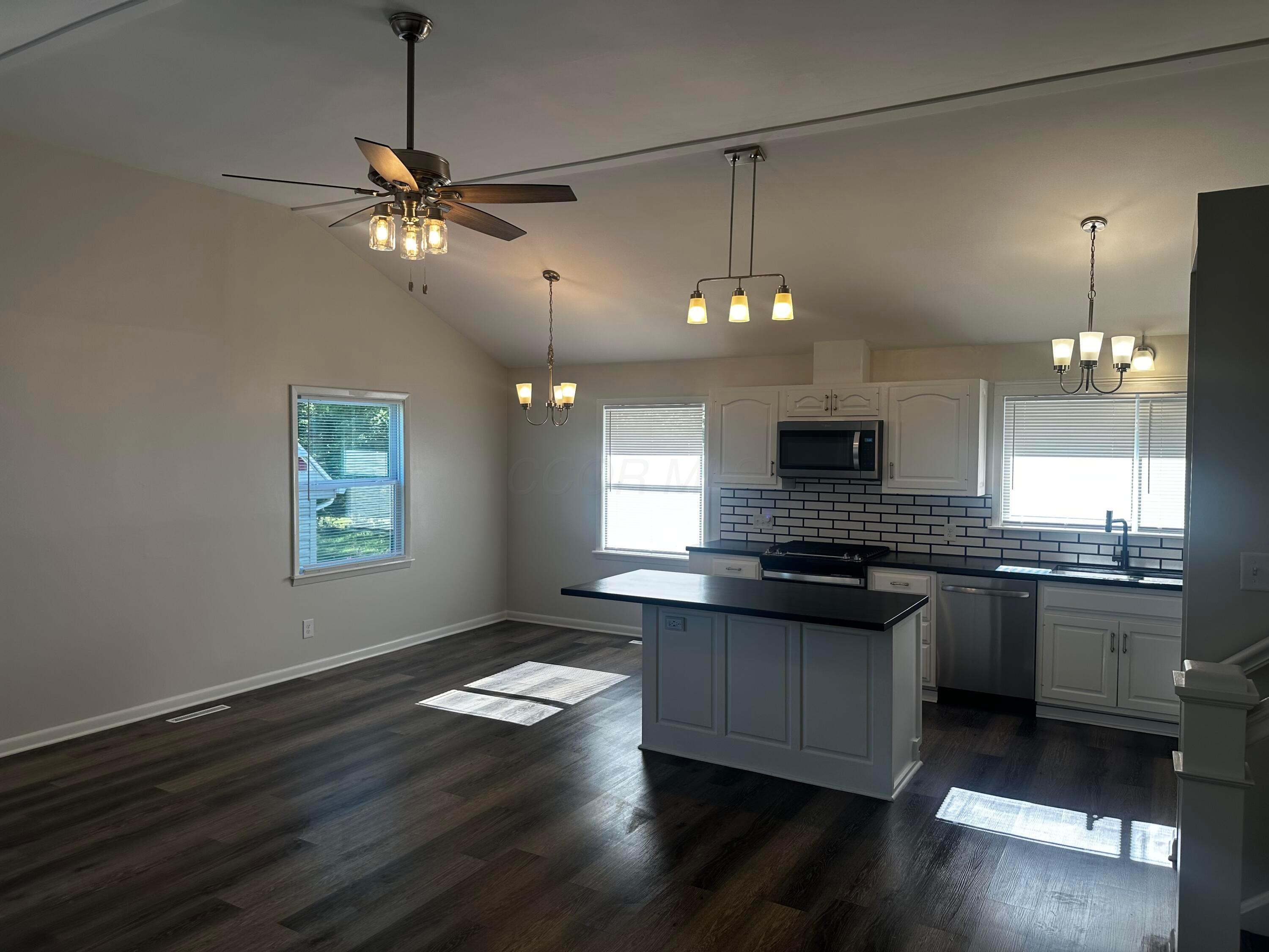 1585 Shady Lane Road Columbus, OH 43227 - Photo 5 of 12