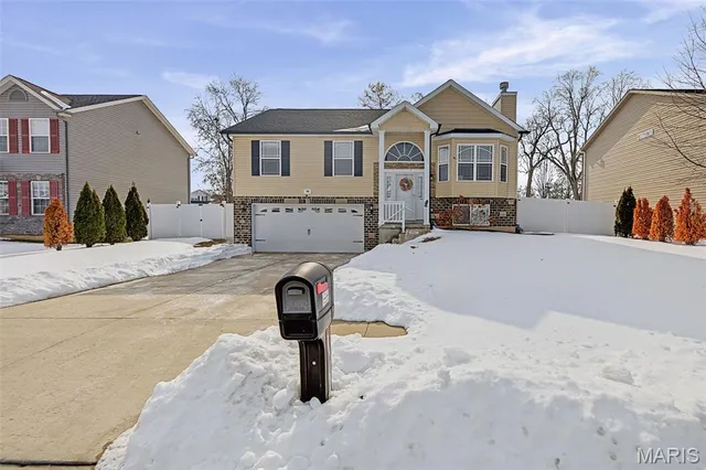 $285,000 | 106 Shiloh Ridge Drive, Shiloh, IL 62221