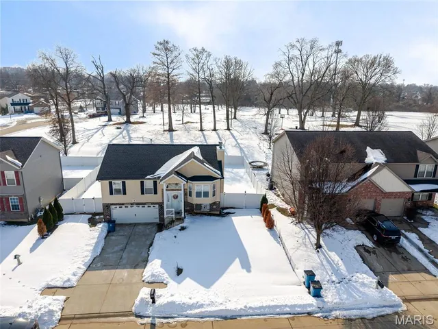 $285,000 | 106 Shiloh Ridge Drive, Shiloh, IL 62221