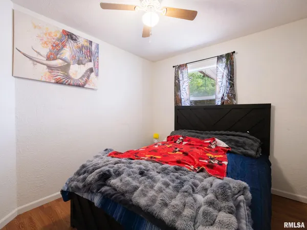 $214,900 | 713 Pekin Avenue, Creve Coeur, IL 61610