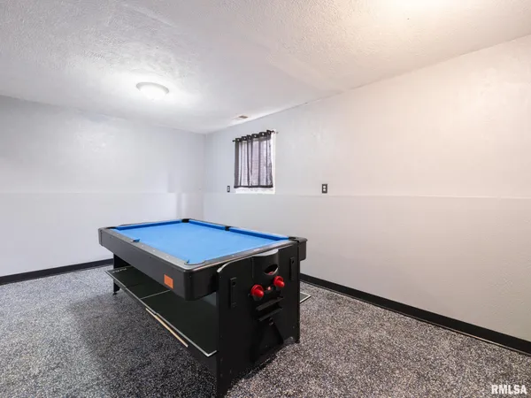 $214,900 | 713 Pekin Avenue, Creve Coeur, IL 61610