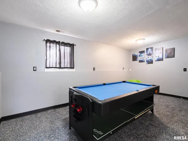 $214,900 | 713 Pekin Avenue, Creve Coeur, IL 61610
