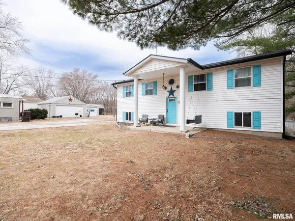 $214,900 | 713 Pekin Avenue, Creve Coeur, IL 61610