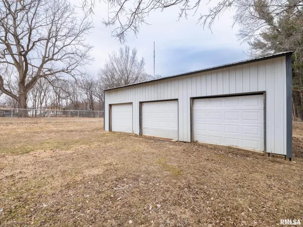 $214,900 | 713 Pekin Avenue, Creve Coeur, IL 61610