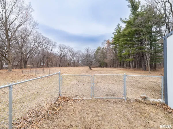 $214,900 | 713 Pekin Avenue, Creve Coeur, IL 61610