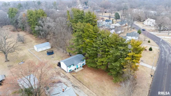 $214,900 | 713 Pekin Avenue, Creve Coeur, IL 61610