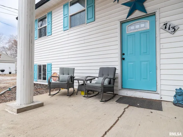 $214,900 | 713 Pekin Avenue, Creve Coeur, IL 61610