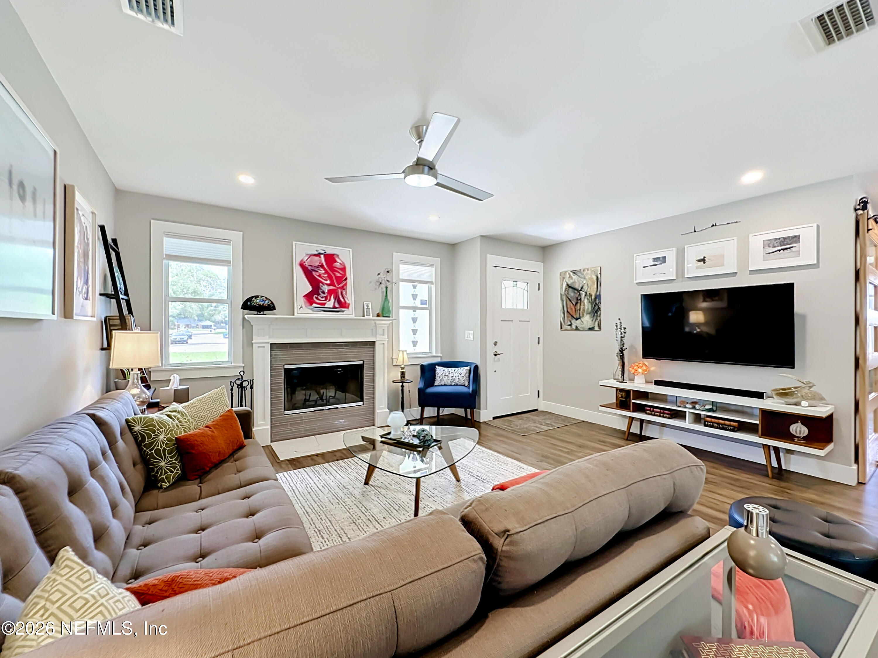 2025 Derringer Road Jacksonville, FL 32225 - Photo 4 of 46 04_beyc6a3d6cdc4ba9c