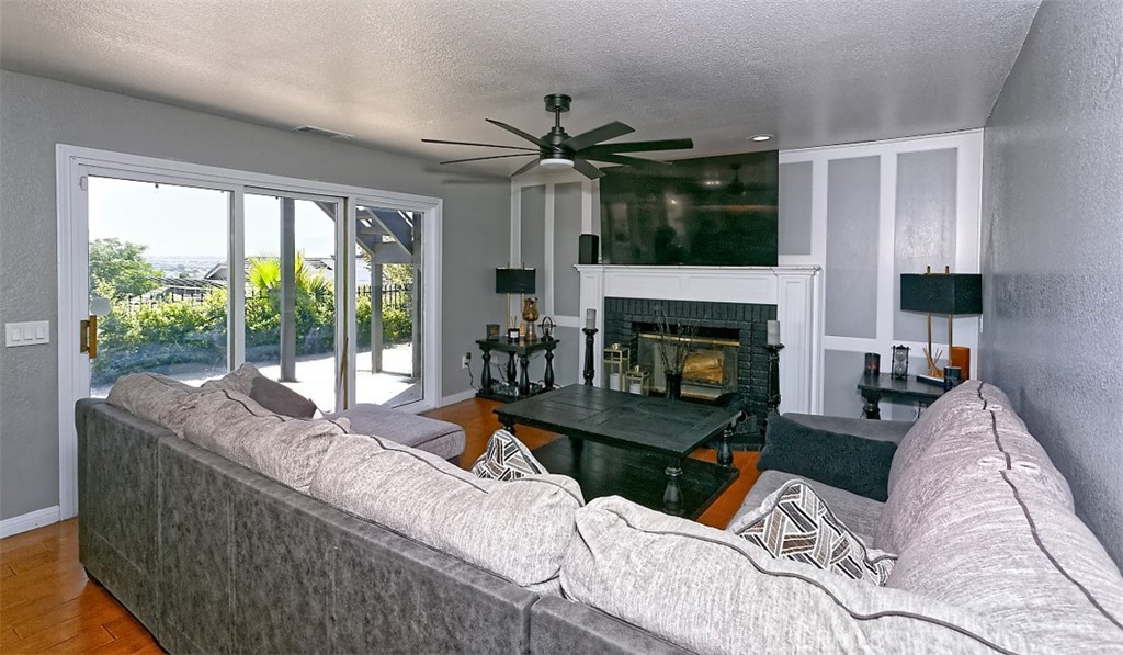 13665 Hidden Valley Road Victorville, CA 92395 - Photo 14 of 37