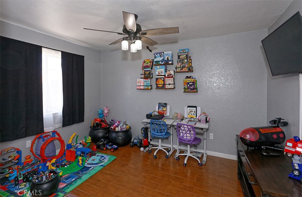 13665 Hidden Valley Road Victorville, CA 92395 - Photo 18 of 37