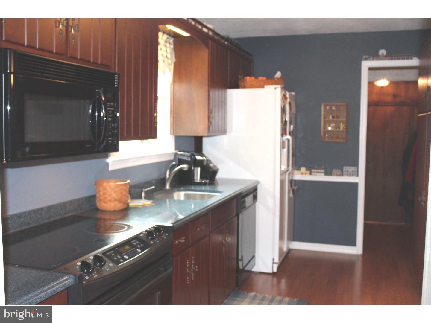 19 Forest View Road Bowers, PA 19539 - Photo 7 of 24 Kitchen