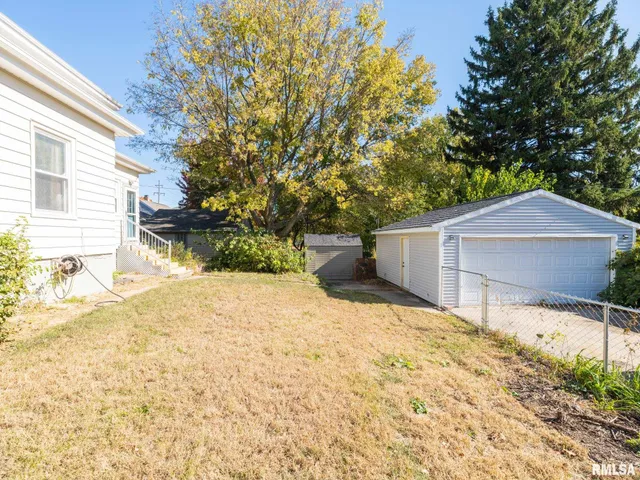 $175,000 | 700 East Maywood Avenue, Peoria, IL 61603