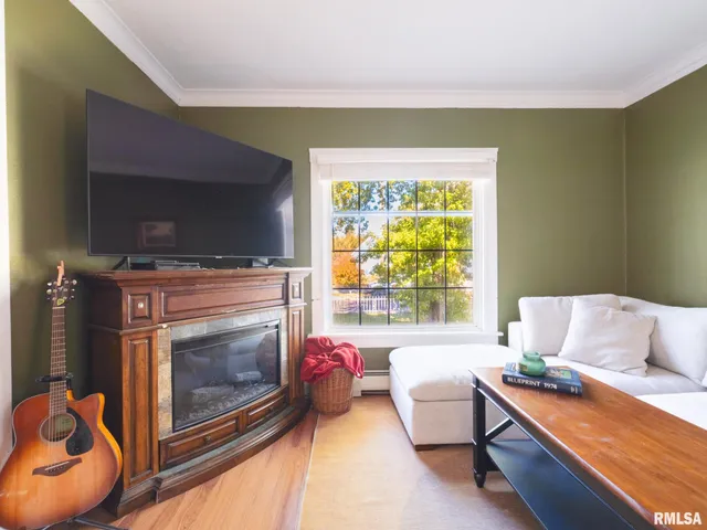 $175,000 | 700 East Maywood Avenue, Peoria, IL 61603