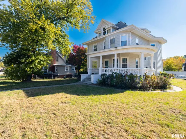 $175,000 | 700 East Maywood Avenue, Peoria, IL 61603