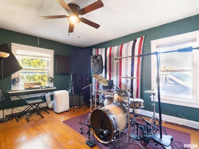 $175,000 | 700 East Maywood Avenue, Peoria, IL 61603