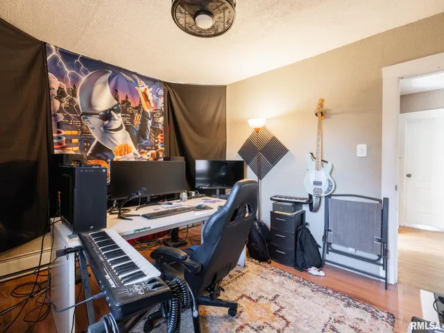 $175,000 | 700 East Maywood Avenue, Peoria, IL 61603