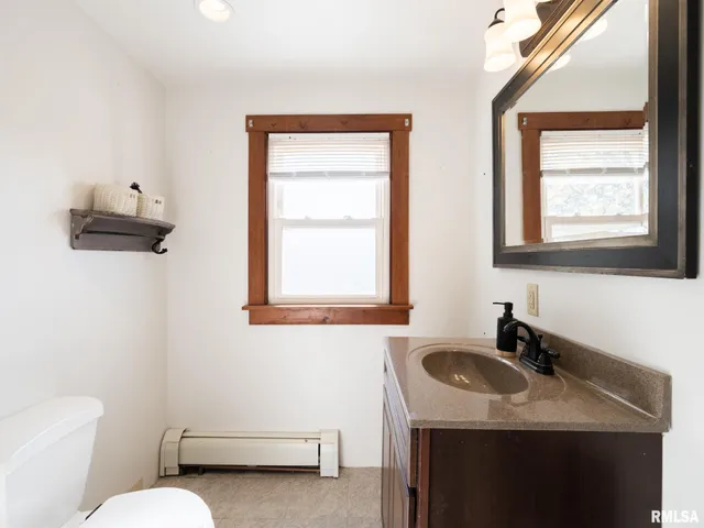 $175,000 | 700 East Maywood Avenue, Peoria, IL 61603