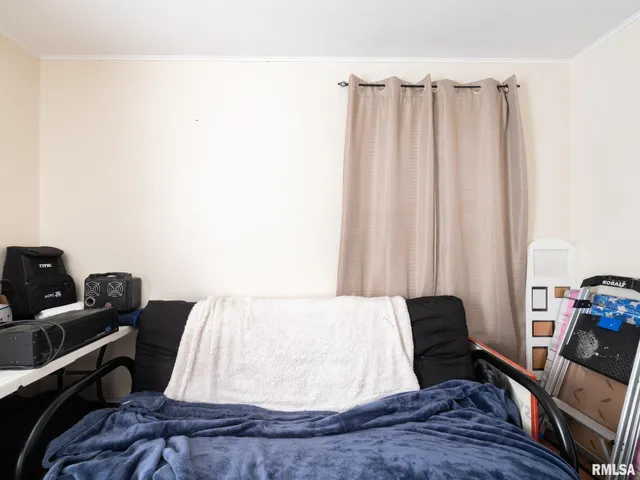 $175,000 | 700 East Maywood Avenue, Peoria, IL 61603